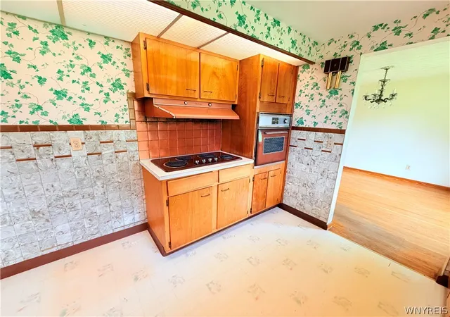 Homes for sale in West Seneca, NY | 45 Charlescrest Ct, West Seneca, NY 14224 | MLS# B1693729