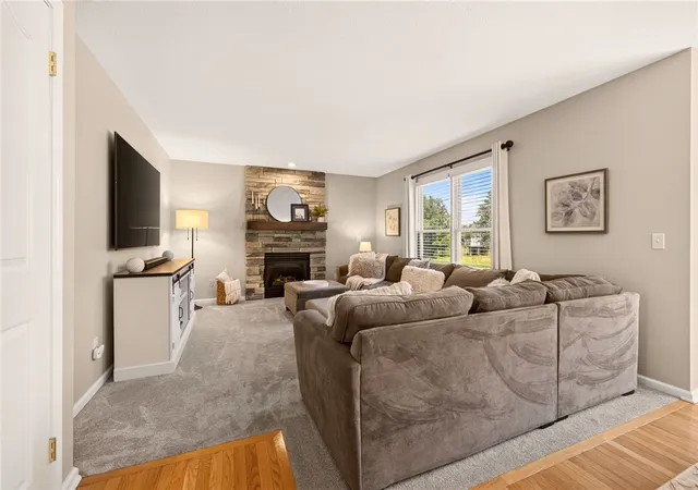 2nd image of 1154 Sweet Creek Cir, Webster, NY 14580 | MLS# R1692755