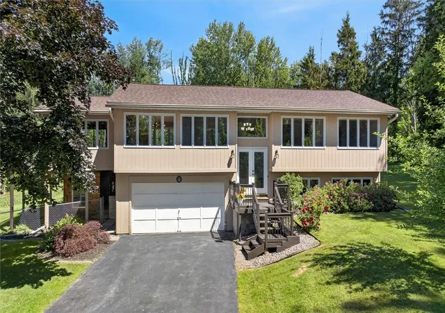 Homes for sale in Macedon, NY | 359 Hillside Cir, Macedon, NY 14502 | MLS# R1690977