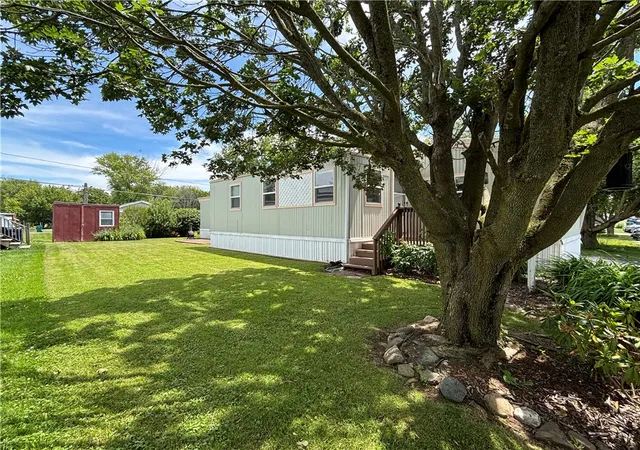 Homes for sale in Hamlin, NY | 17 Farmingdale Dr, Hamlin, NY 14464 | MLS# R1693648