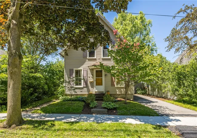 Homes for sale in Perinton, NY | 37 East St, Perinton, NY 14450 | MLS# R1692278