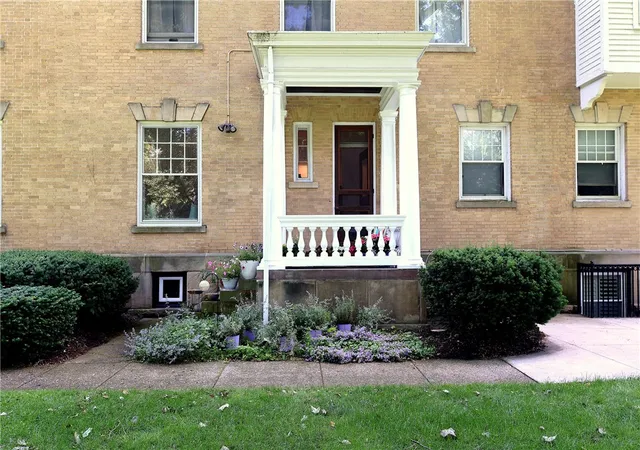 Homes for sale in Rochester, NY | 1163 East Avenue, Rochester, NY 14607 | Houzeo