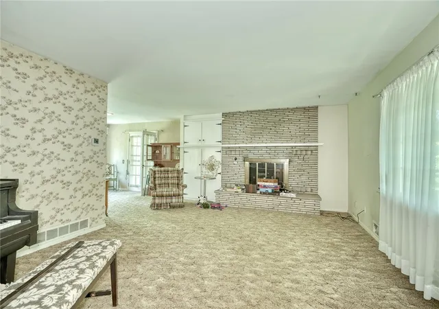 5th image of 296 Kirk Rd, Rochester, NY 14612 | MLS# R1693771