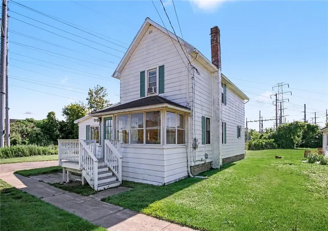 Photo 3 of Sale Pending at 18 Bennett Ave, Manchester, NY 14504 | MLS# R1693471 | Listing updated on 2026-07-27