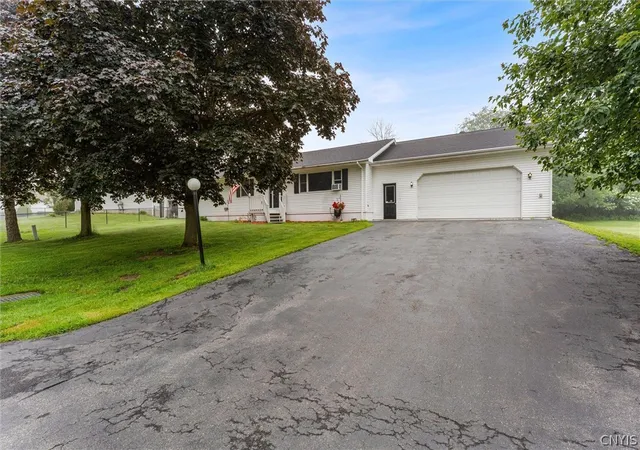 Homes for sale in Scriba, NY | 87 Skyline Dr, Scriba, NY 13126 | MLS# S1693720