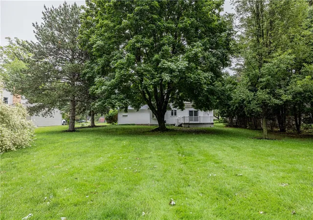 28th image of 1338 Robin Hood Ln, Webster, NY 14580 | MLS# R1692789
