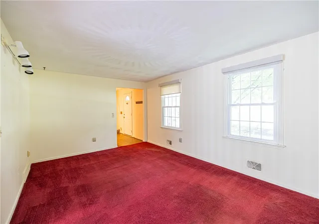 5th image of 1338 Robin Hood Ln, Webster, NY 14580 | MLS# R1692789