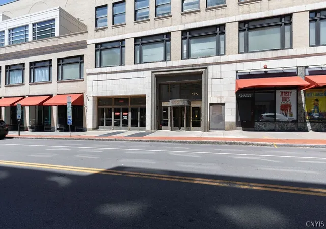 2nd image of 108 W Jefferson St #702, Syracuse, NY 13202 | MLS# S1692949