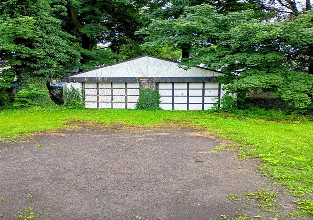 Photo 4 of Sale Pending at 331 Garson Ave, Rochester, NY 14609 | MLS# R1692822 | Listing updated on 2026-06-29