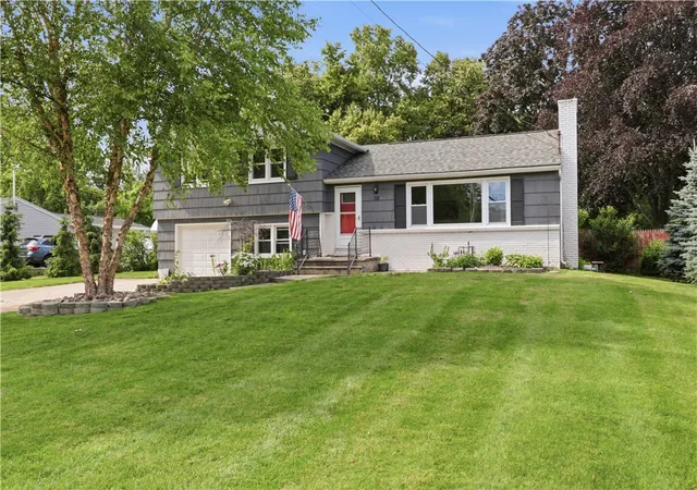 Homes for sale in Penfield, NY | 58 Kirkland Dr, Penfield, NY 14580 | MLS# R1657409