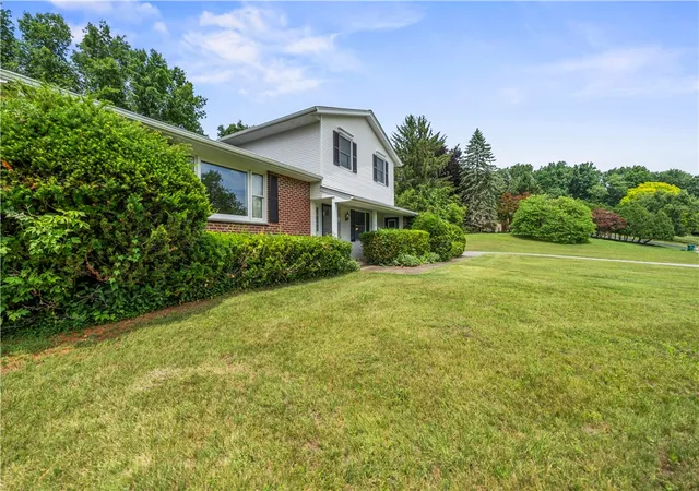 49th image of 7374 Trillium Trl, Victor, NY 14564 | MLS# R1692655