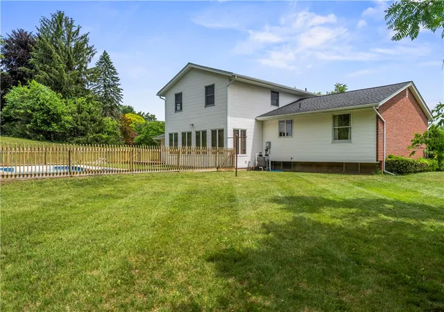 4th image of 7374 Trillium Trl, Victor, NY 14564 | MLS# R1692655