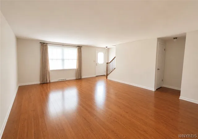 5th image of 40 Hamlin Sq #E, Buffalo, NY 14221 | MLS# B1693679