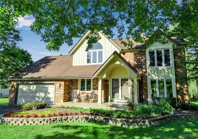1st image of 4 Curley Dr, Orchard Park, NY 14127 | MLS# B1693730