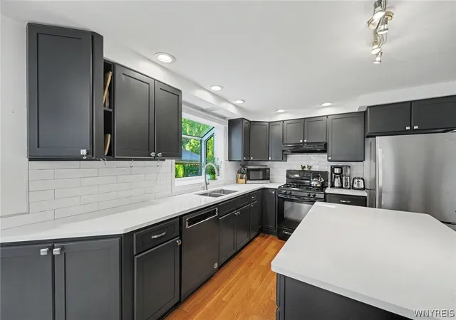 5th image of 4 Curley Dr, Orchard Park, NY 14127 | MLS# B1693730