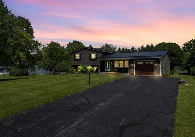 2nd image of 5 Hillside Dr Dr, Clifton Springs, NY 14432 | MLS# R1693662