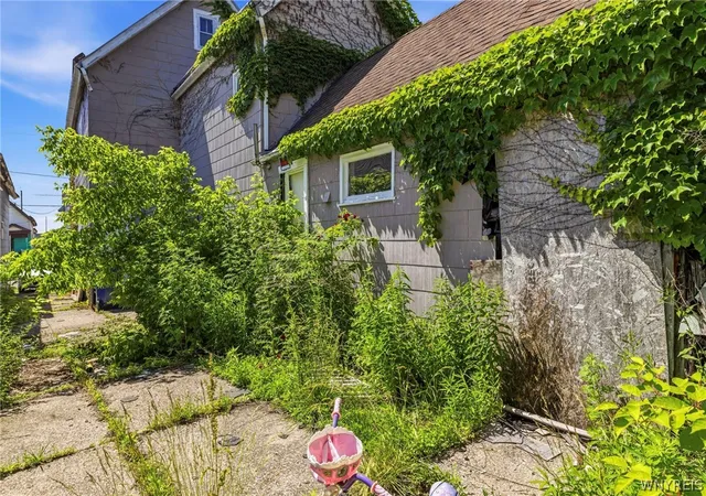 30th image of 25 Thomas St, Buffalo, NY 14206 | MLS# B1693851