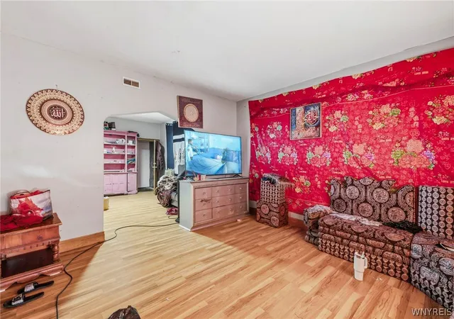 4th image of 25 Thomas St, Buffalo, NY 14206 | MLS# B1693851