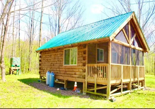 Photo 4 of Single family home for sale at 330 Cummings Rd, Pulaski, NY 13142 | MLS# R1693854 | Listing updated on 2026-07-12