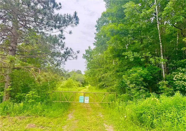 Photo 5 of Single family home for sale at 330 Cummings Rd, Pulaski, NY 13142 | MLS# R1693854 | Listing updated on 2026-07-12