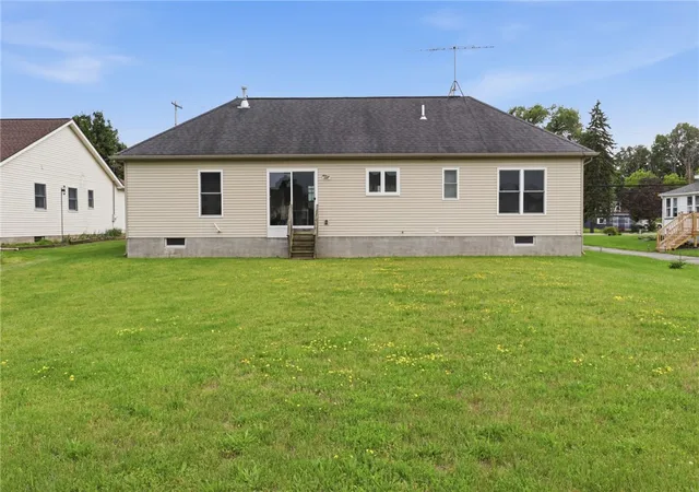 Homes for sale in Gates, NY | 3324 Lyell Rd, Gates, NY 14606 | MLS# R1693541