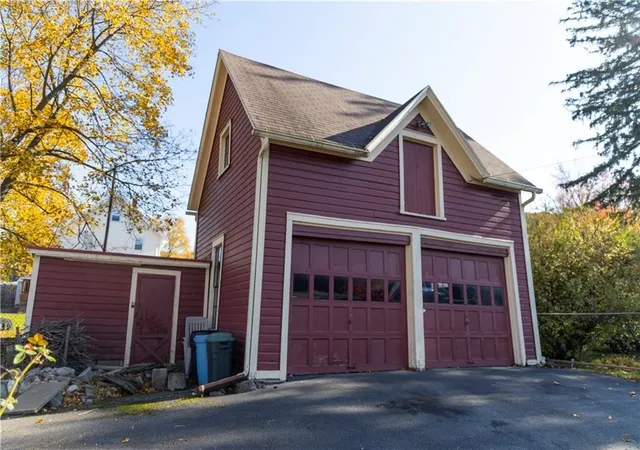 Homes for sale in Binghamton, NY | 109 S Washington St, Binghamton, NY 13903 | MLS# R1693824