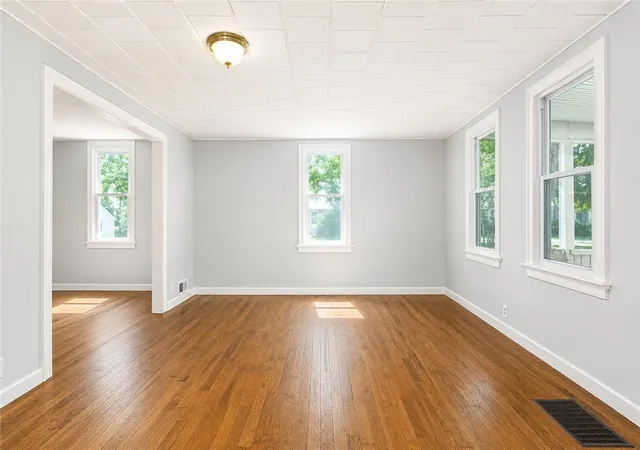 Photo 4 of Sale Pending at 21 Worthington Ave, Geneva, NY 14456 | MLS# R1692913 | Listing updated on 2026-07-17