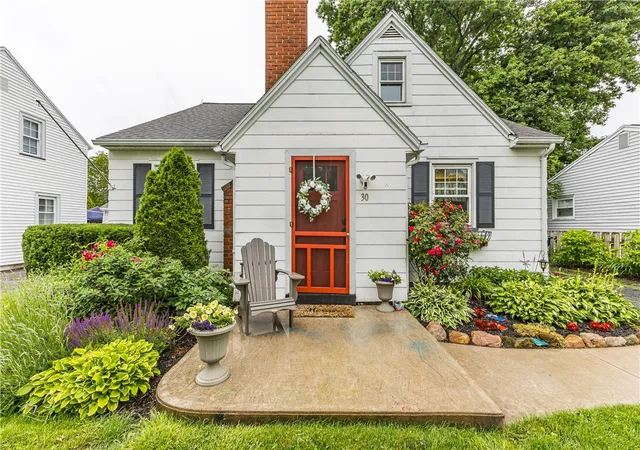 2nd image of 30 Cliffordale Park, Irondequoit, NY 14609 | MLS# R1693088