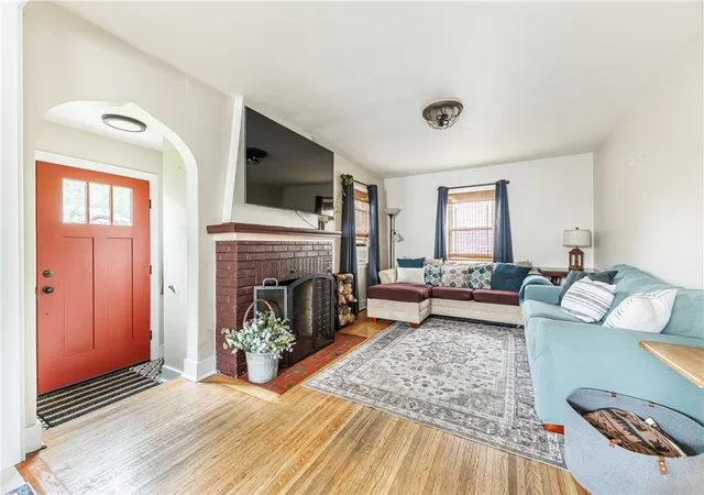 4th image of 30 Cliffordale Park, Irondequoit, NY 14609 | MLS# R1693088