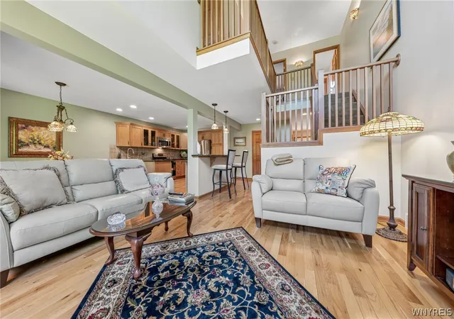 Homes for sale in Lewiston, NY | 819 Carriage Ln, Lewiston, NY 14092 | MLS# B1693475