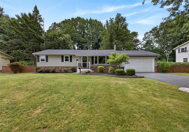 Photo 2 of Sale Pending at 14 Terry Ln, Rochester, NY 14624 | MLS# R1685112 | Listing updated on 2026-07-14