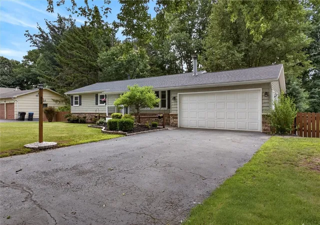 Photo 3 of Sale Pending at 14 Terry Ln, Rochester, NY 14624 | MLS# R1685112 | Listing updated on 2026-07-14