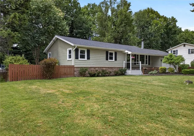 Photo 3 of Sale Pending at 14 Terry Ln, Rochester, NY 14624 | MLS# R1685112 | Listing updated on 2026-07-14