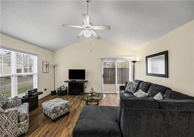 3rd image of 202 Twin Pines Ct, Rochester, NY 14616 | MLS# R1693808