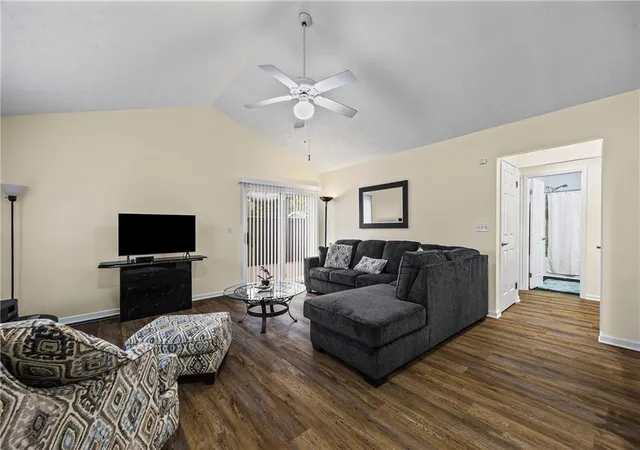 4th image of 202 Twin Pines Ct, Rochester, NY 14616 | MLS# R1693808