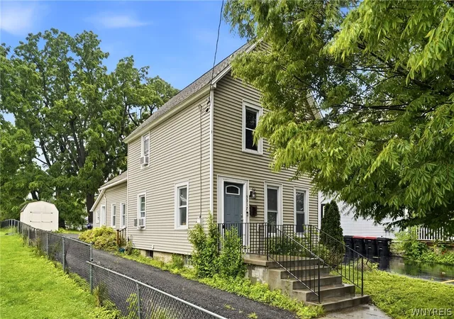 Homes for sale in Lancaster, NY | 5317 Broadway St, Lancaster, NY 14086 | MLS# B1692881