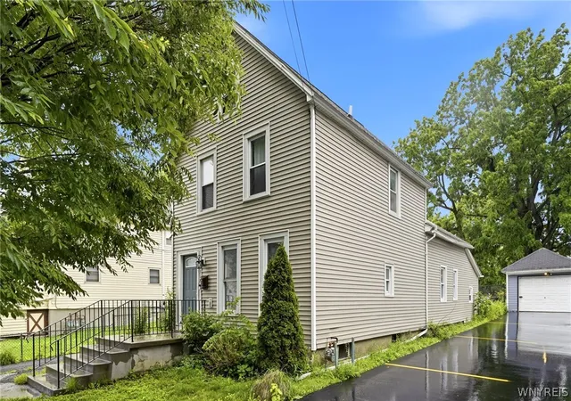 Homes for sale in Lancaster, NY | 5317 Broadway St, Lancaster, NY 14086 | MLS# B1692881