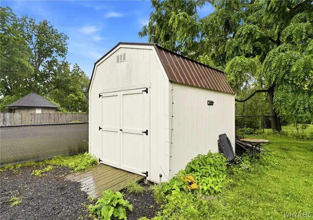 Homes for sale in Lancaster, NY | 5317 Broadway St, Lancaster, NY 14086 | MLS# B1692881