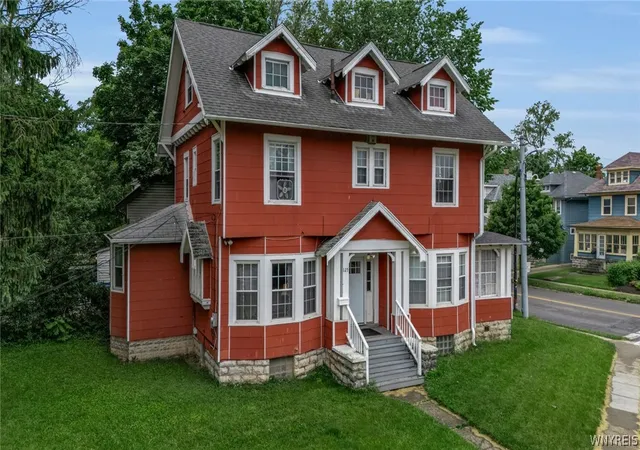 2nd image of 125 Winspear Ave, Buffalo, NY 14214 | MLS# B1693821