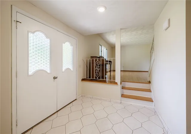 3rd image of 15 Ascot Dr, Chili, NY 14624 | MLS# R1693880