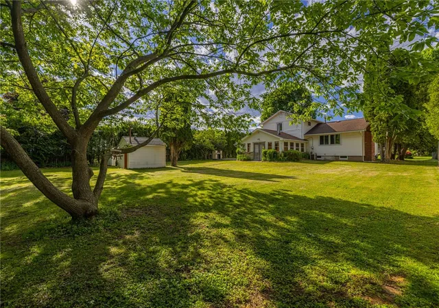 41st image of 15 Ascot Dr, Chili, NY 14624 | MLS# R1693880