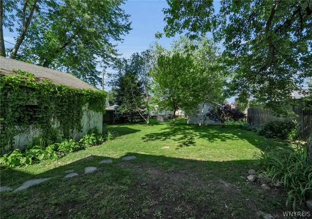 Homes for sale in Tonawanda, NY | 873 Parkhurst Blvd, Tonawanda, NY 14150 | MLS# B1693411