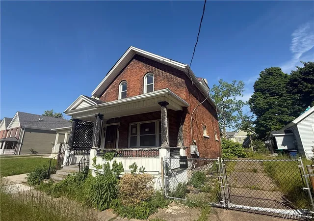 Photo 2 of Multi family home for sale at 309 Maple St, Buffalo, NY 14204 | MLS# B1692133 | Listing updated on 2026-07-22