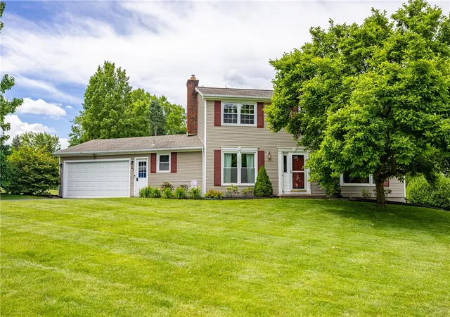 Homes for sale in Perinton, NY | 25 Dahlia Dr, Perinton, NY 14450 | MLS# R1692097