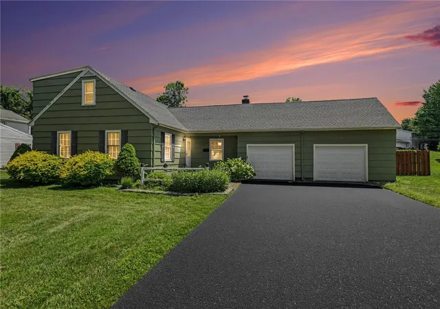 31st image of 67 Dunrovin Ln, Rochester, NY 14618 | MLS# R1693779