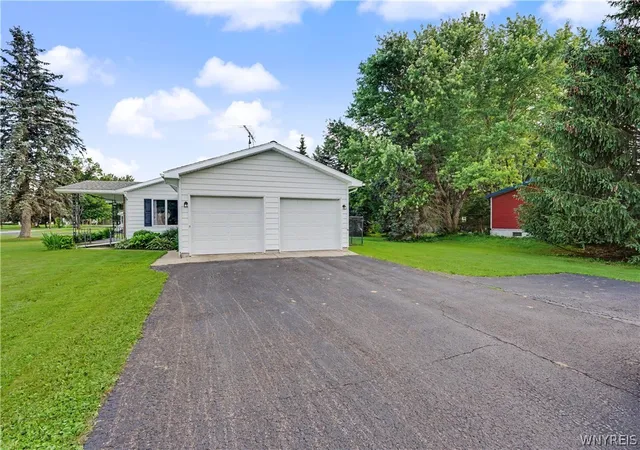 Homes for sale in Arcade, NY | 3 Sherman Dr, Arcade, NY 14009 | MLS# B1693375
