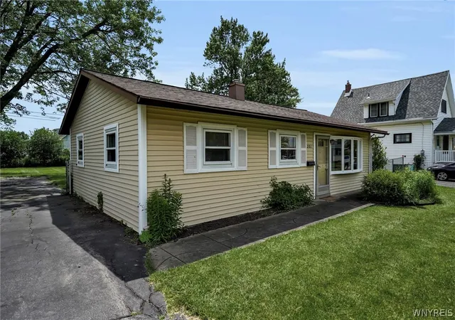 3rd image of 201 Dupont Ave, Tonawanda, NY 14150 | MLS# B1693717