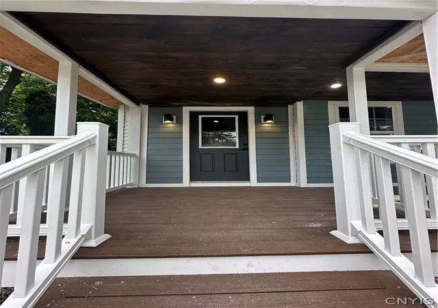 Photo 4 of Single family home for sale at 8 Delevan St, Auburn, NY 13021 | MLS# S1693987 | Listing updated on 2026-07-22