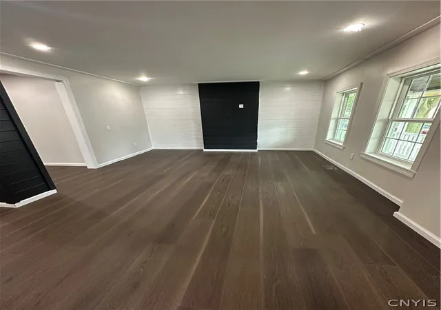 Photo 5 of Single family home for sale at 8 Delevan St, Auburn, NY 13021 | MLS# S1693987 | Listing updated on 2026-07-22