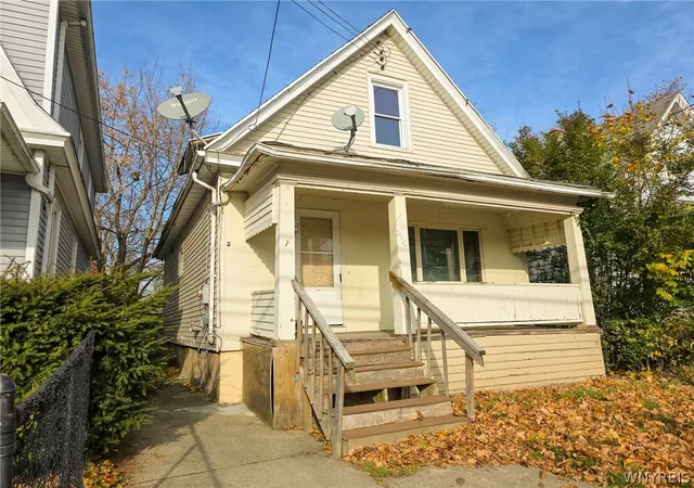 2nd image of 1710 Niagara St, Niagara Falls, NY 14303 | MLS# B1693857